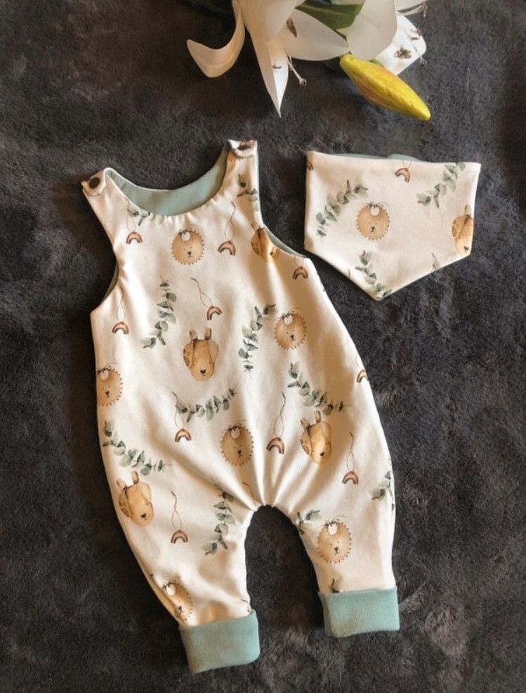  - Babystrampler Jersey Eukalyptus/bär handmade Geschenk Geburt neu Gr. 56