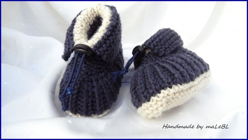  - Handestrickte Babyschuhe aus Wolle (Merino), dunkelblau/beige, warm