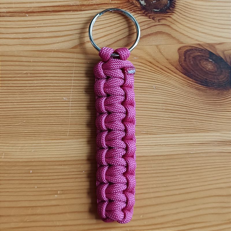 - Schlüsselanhänger, 8cm lang, aus Paracord Bändern, pink