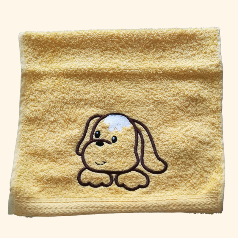  -   kuschelweiches Handtuch  bestickt mit kleinen Tieren, Blickfang für jedes Bad, reine Baumwolle,gelb mit einem kleinen Hund