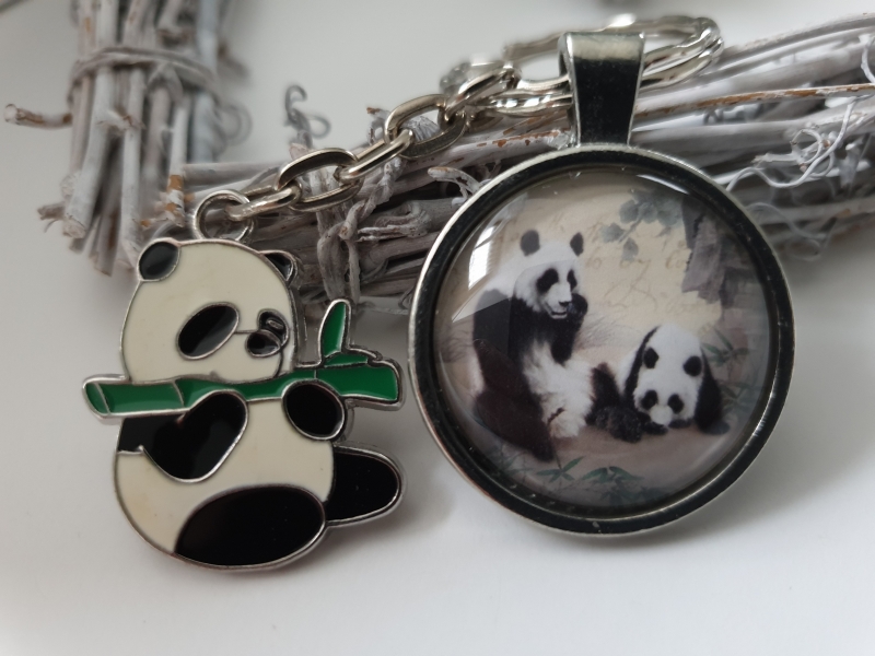  - Pandabär Schlüsselanhänger Glascabochon handgefertigt Panda Anhänger Geschenk Frauen Mädchen Zoo Besuch 