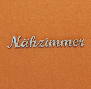 11153.200419.103733_schriftzug--nhzimmer--naturholz