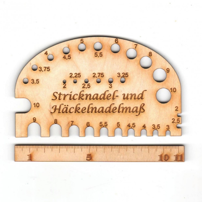 Nadelmaß für Stricknadel und Häkelnadel, aus Holz mit persönlicher Namens  Gravur möglich