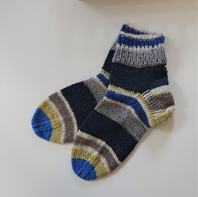 Gestrickte dickere Socken aus 6-fach Sockenwolle mit kurzen Schaft - Gr.  38/39 , handgestrickt von la piccola Antonella