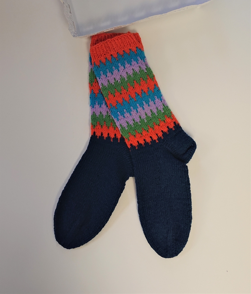 - Gestrickte Socken mit bunten Einstrickmuster in Fairisle Technik  in  Gr. 40/41  , handgestrickt by la piccola Antonella