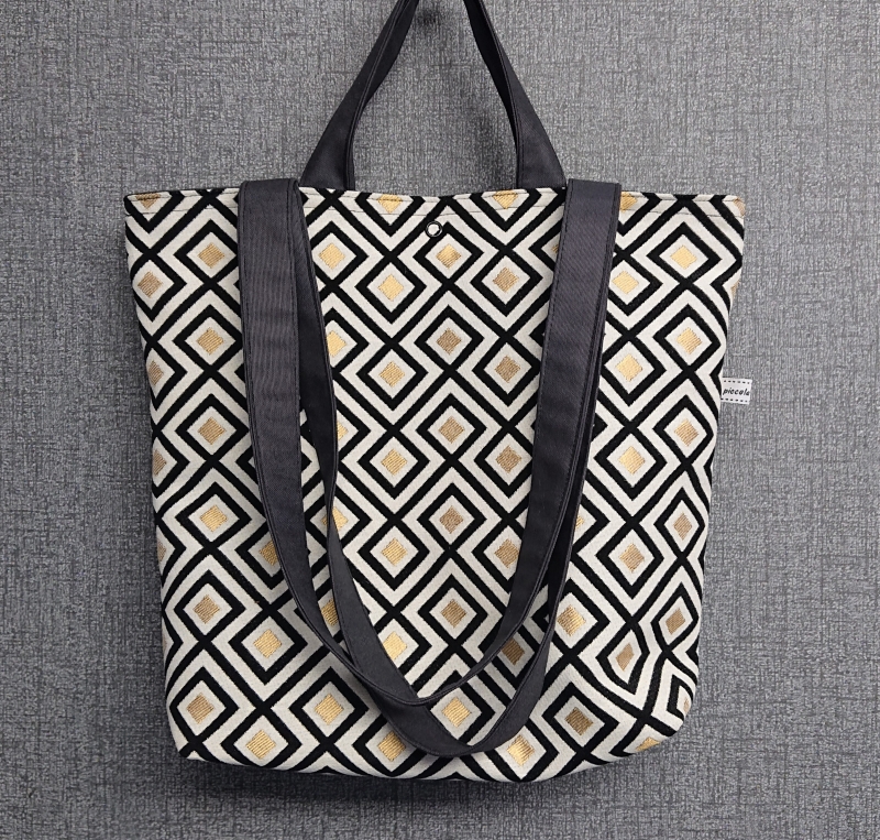  - Einfacher Shopper, Henkeltasche mit graphischen Muster in schwarz gold , Einkaufstasche, Beutel , Handmade by la piccola Antonella