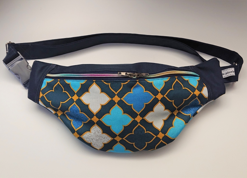  - Bauchtasche Hüfttasche in petrol blau mit Ornamenten, tragbar auch als Crossbag, Umhängetasche, handmade by la piccola Antonella