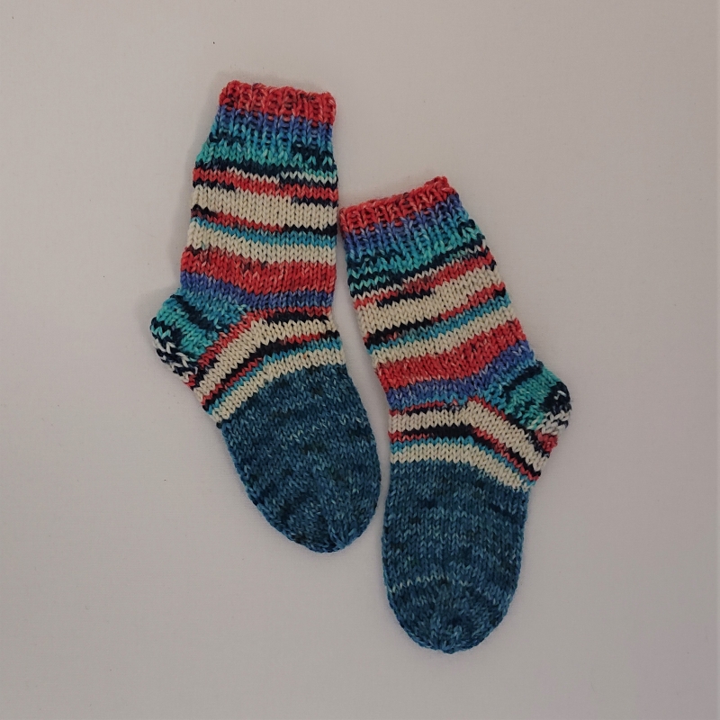 Gestrickte dickere Socken für Kinder, Gr. 26/27 aus 6 fach Sockenwolle,  Wollsocken, Kuschelsocken, handgestrickt von la piccola Antonella