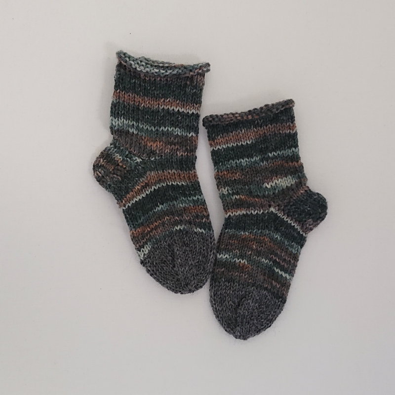 - Gestrickte dickere Socken für Kinder, Gr. 24/25 aus 6 fach Sockenwolle, Wollsocken, Kuschelsocken, handgestrickt von la piccola Antonella  