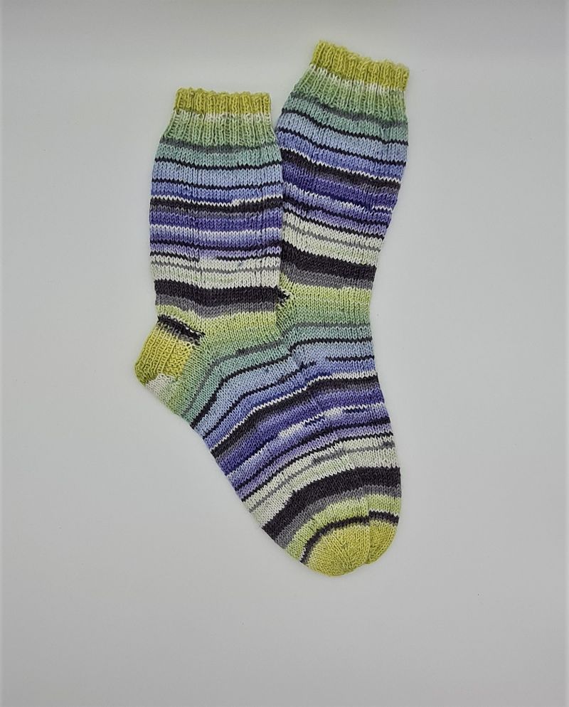  - Gestrickte Socken in lila grün grau, Gr. 40/41, Wollsocken, Kuschelsocken, handgestrickt, la piccola Antonella  