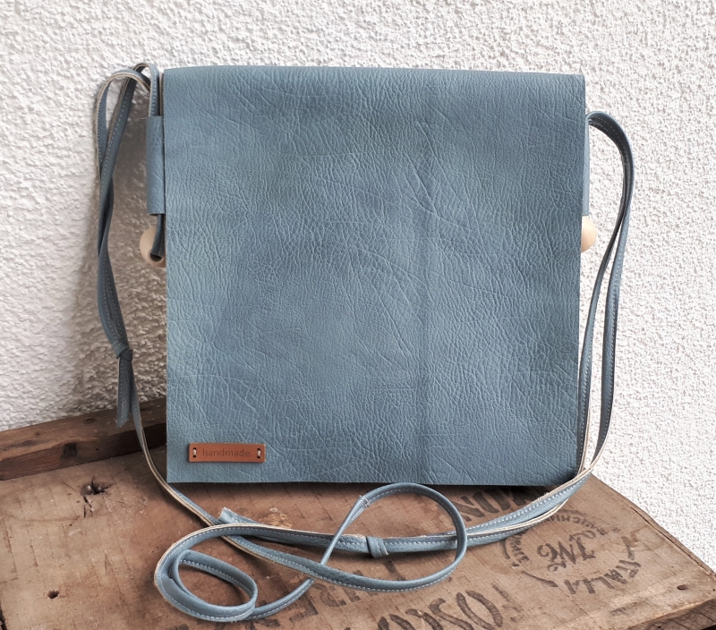 handgefertigte vegane Handtasche aus Waschpapier und Kunstleder * grau -  jeansblau