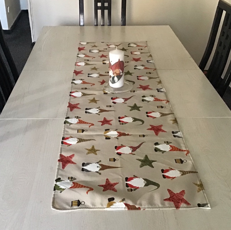 Läufer ❤️ Tischläufer ❤️ Tischdecke ❤️ Geschenk ❤️ Deko ❤️ Unikat -  Weihnachtswichtel