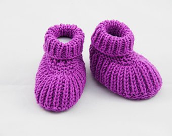  - lila Babyschuhe 3-6 Monate Booties gestrickt aus Wolle