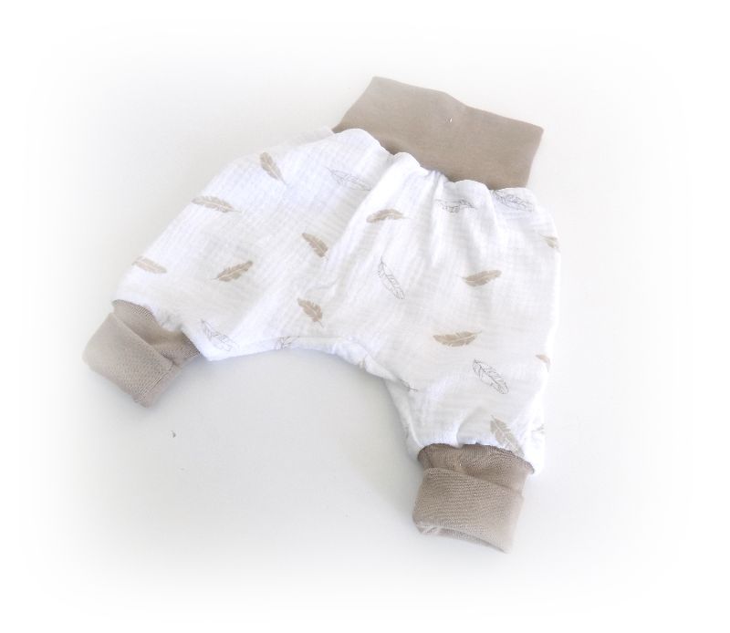Baby Hose 50-60 weiß-beige, Pumphose für Babys aus Musselin