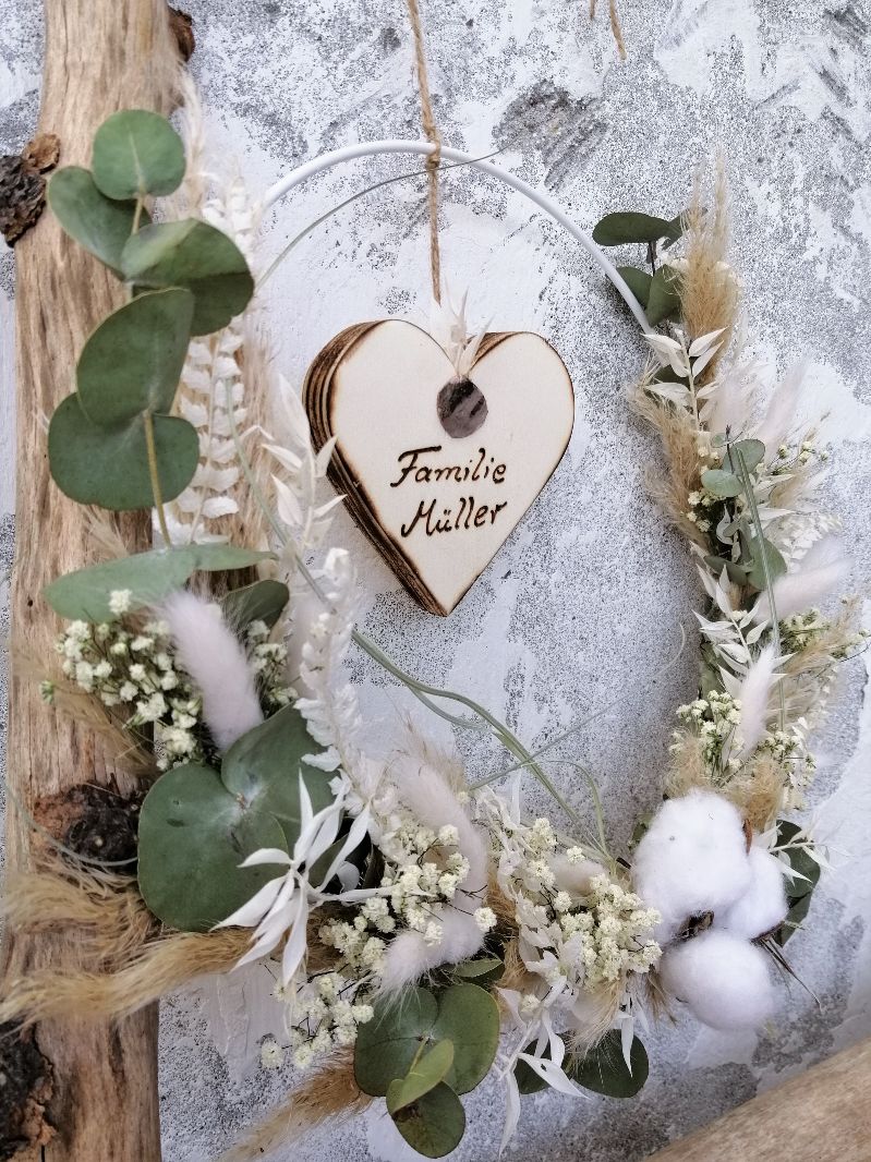  - Flower Hoop Metallring weiß mit Holzherz für Namen Trockenblumen Wandkranz Türkranz Hochzeitsgeschenk