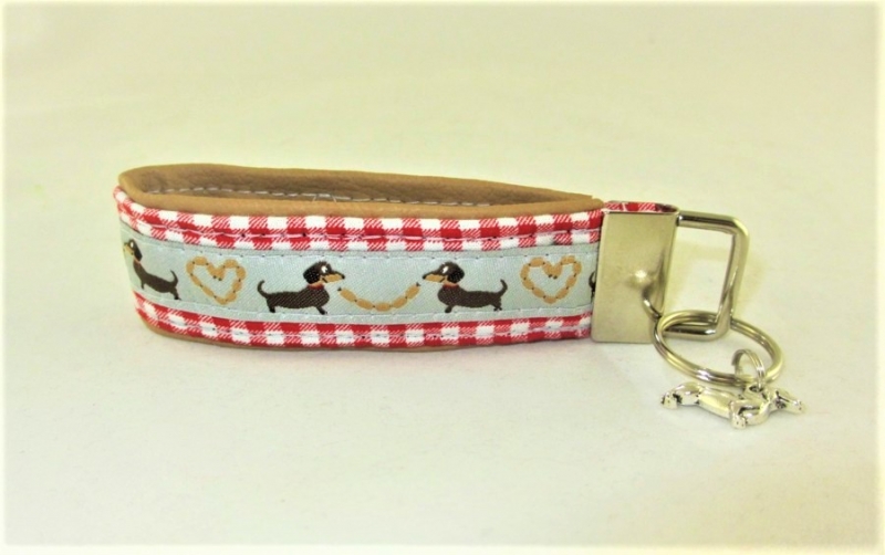 Schlüsselanhänger/Schlüsselband Würstchenklau Anhänger Band für Schlüssel  mit lustigen Dackeln Schlüsselband für Hundefreunde für Tierfreunde für  Frauen unterlegt mit Kunstleder