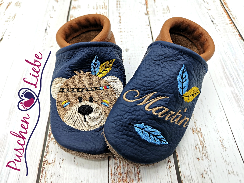 Bio Krabbelschuhe mit Namen für Baby und Kinder (Öko Lederpuschen) mit  Indianerbär- personalisierte Lauflernschuhe - Geschenk zur Geburt und Taufe