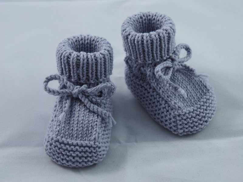  - hellblaue Babyschuhe 0-3 Monate Booties aus Wolle gestrickt