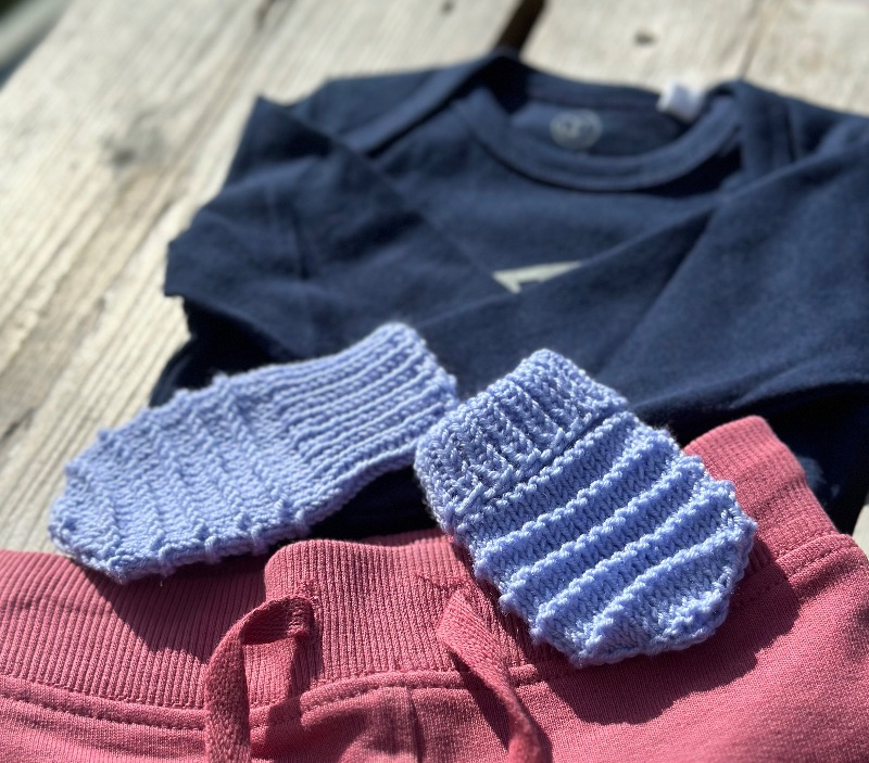 Baby Handschuhe,Fäustlinge für Neugeborene 0-3  Monate,Blau,Merinowolle,gestrickt von KiniasKnitting