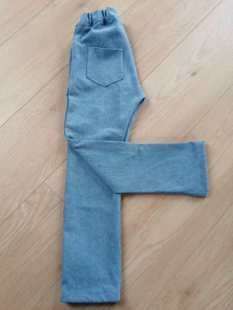  - Jeans-Schlupfhose für Mädchen, selbst genäht, Größe 116 in hellblau, entdecken