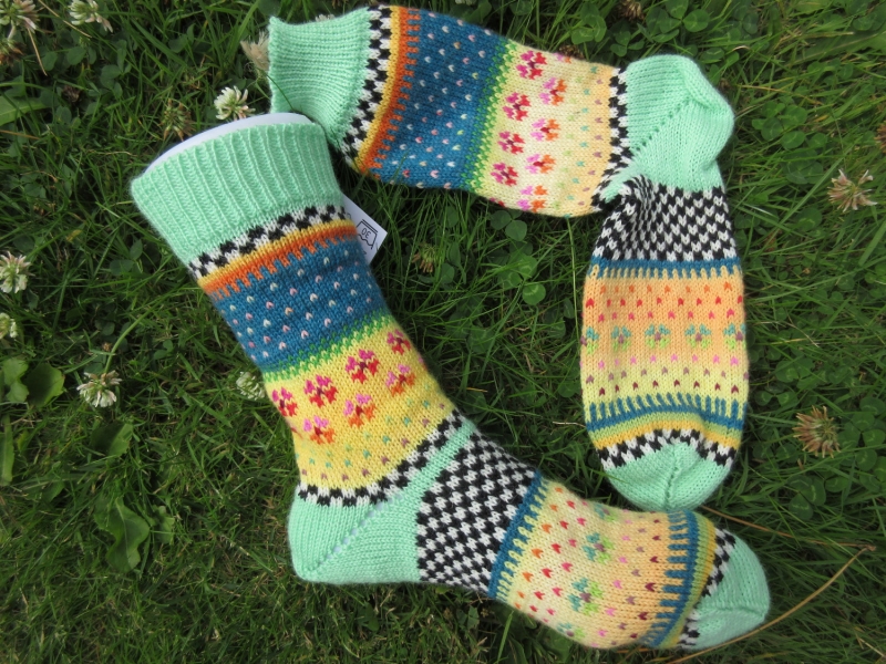  - Gestrickte Socken in nordischen Fair Isle Mustern Gr. 39/40 