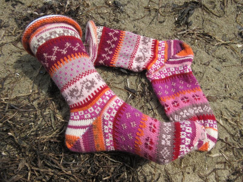  - Bunte Socken Gr. 37/38 - gestrickte Socken in nordischen Fair Isle Mustern 