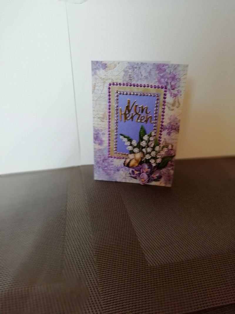  - Geburtstagskarte für eine Frau in lila und mit Blumen