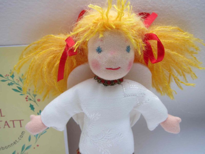  - Schutzengel Engel Puppe Angeliqué, goldenen Haare weißes Satin Kleid, OOAK, Sammler Puppe, Künstler Puppe, Weihnachten, Taufe Hlg Kommunion