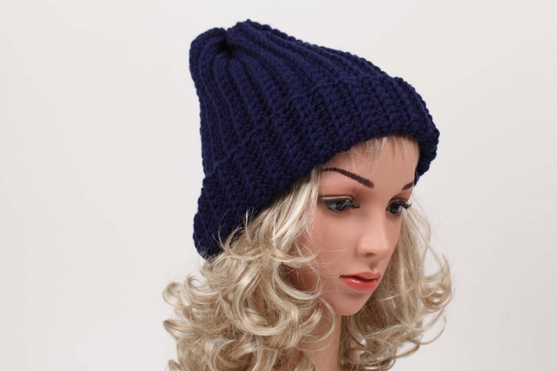 kuschelig warme Häkelmütze Mütze Wintermütze für Damen Beanie handgehäkelt  in dunkelblau
