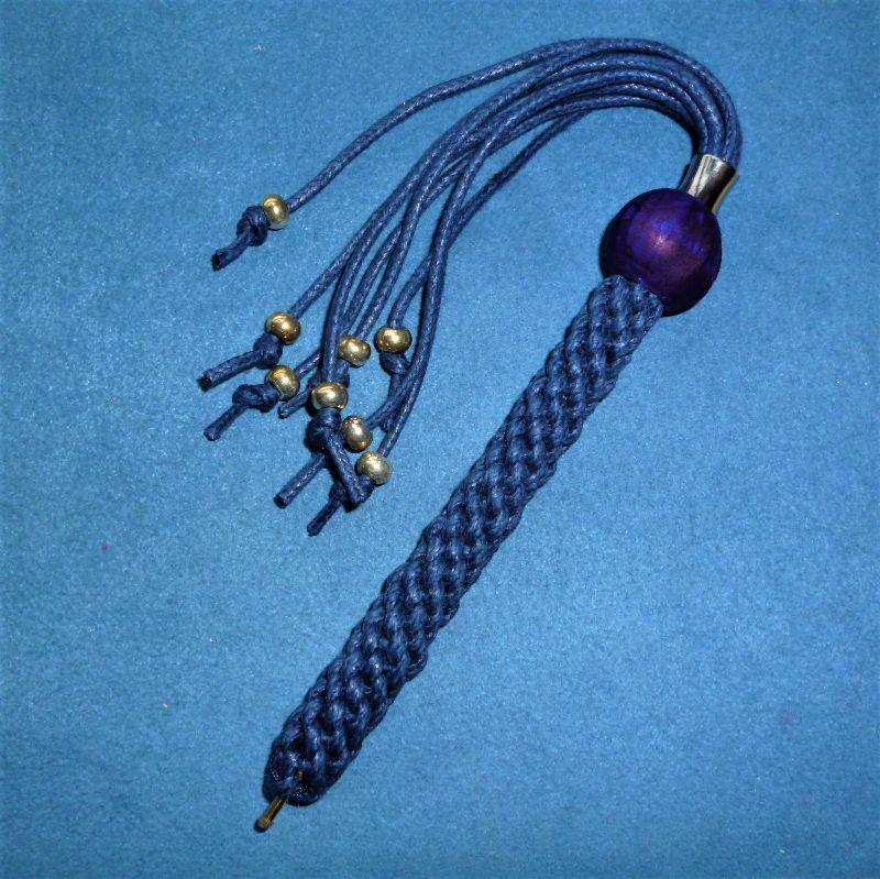  - Umflochtene Kugelschreibermine in dunkelblau  - Geschenk für Mädchen und Jungen -    
