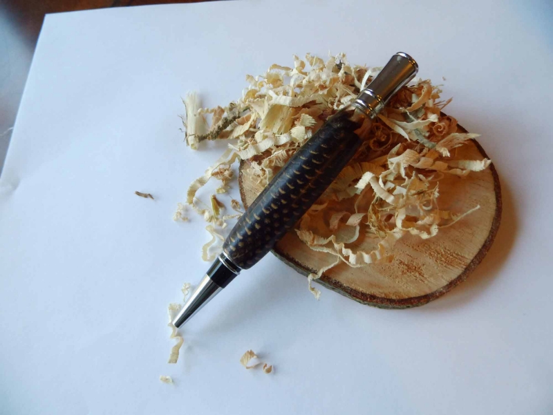  - Originelle Kugelschreiber aus einem Tannenzapfen hergestellt - Handarbeit