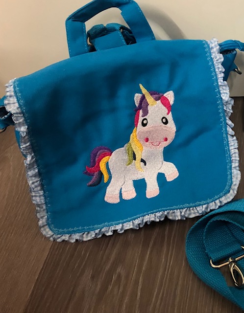 Schöne bestickte Kindergartentasche/ Rucksack für kleine Mädchen schönes  Geschenk Einhorn