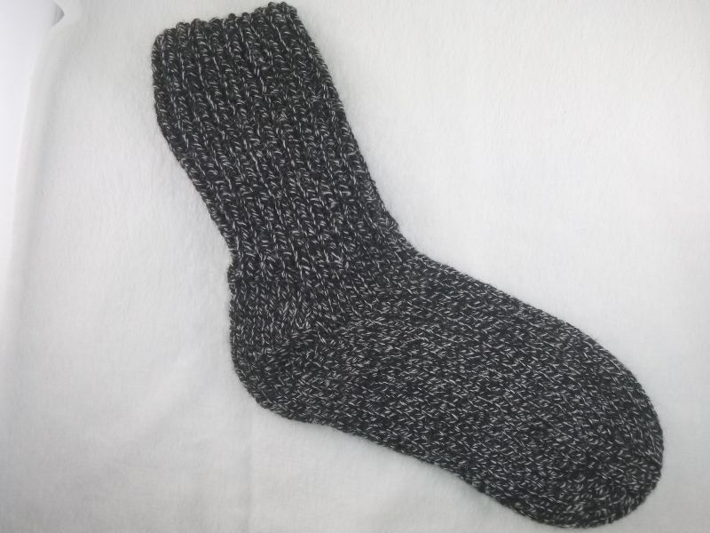 Handgestrickte extra dicke Socken in schwarz/ weiß meliert Größe 38/39
