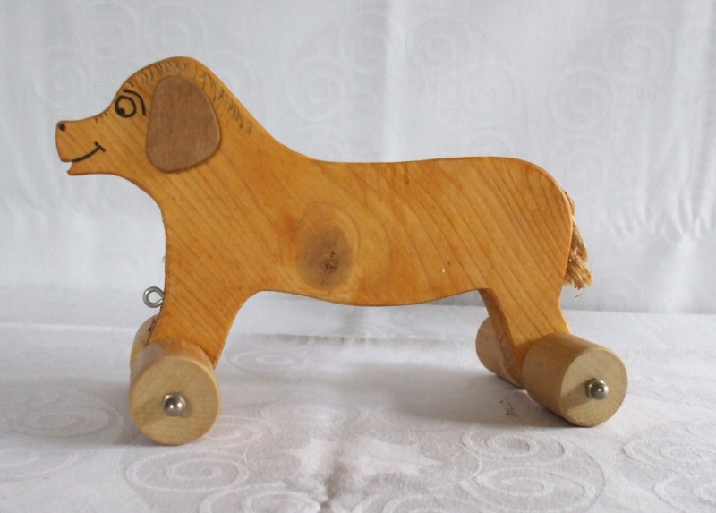 Handgefertigter Spielzeug-Hund aus Holz für Kinder, zum Nachziehen und  Schieben -Deutsche Handarbeit-