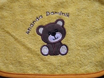 Riesen-Schlupflätzchen Babylatz, Lätzchen mit Teddy und Name bestickt, personalisiert, Dieda - Handarbeit kaufen