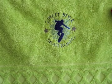 Handtuch bestickt mit Skater und Wunschname, für Sportler, Mann und Frau, personalisierbar, Dieda, - Handarbeit kaufen