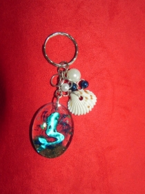 Schlüsselanhänger mit Meerjungfrau und Muschel aus UV Resin