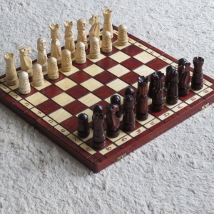 Edles grosses Schach Schachspiel 50 x 50 cm HANDGESCHNITZT NEU Holz braun - Handarbeit kaufen