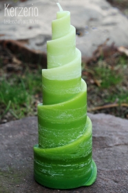 Grüne Spiralpyramide Ökologisch aus recyceltem Wachs handgemacht