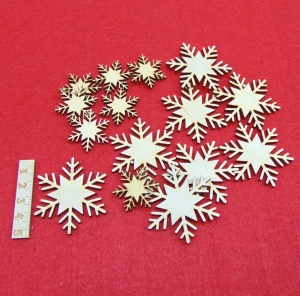  15 Stck Schneeflocken aus Birkenholz naturbelassen in  Vintage Look für Weihnachtsbaumbehang, Tischdeko oder zum bemalen   - Handarbeit kaufen