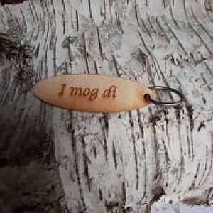 Schlüsselanhänger  ♥ I mog di ♥ aus Holz  zum Verschenken   - Handarbeit kaufen