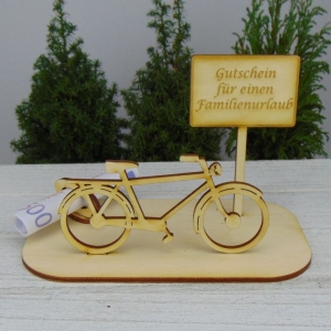 Geldgeschenkset ★ Herren-Fahrrad aus Holz mit Aufschrift - Gutschein für ein Familienurlaub - Handarbeit kaufen