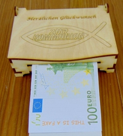 Wünschebox ♥ Geschenk zur Kommunion ♥ Geldgeschenk und liebe Wünsche ♥ Holzbox mit Schlitz und Klappdeckel ♥ Wunschbox Fisch mit Schriftzug