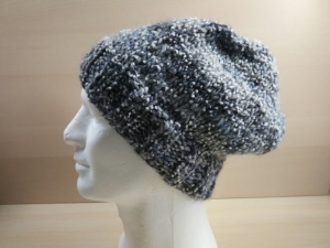 Beanie Mütze unisex mit Schneeflocken in Grau-Blau, Kopfumfang 54-60 cm