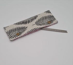 Stricknadelgarage , Stricknadeltasche Silberglanz, Aufbewahrung für Nadelspiel 20 cm, handmade la piccola Antonella   - Handarbeit kaufen