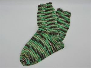 Gestrickte Socken für den Mann in grün braun, Gr. 42/43, Wollsocken, Kuschelsocken, handgestrickt, la piccola Antonella  - Handarbeit kaufen