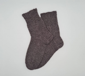 Gestrickte Socken in graubraun aus Wolle und Ramie,Gr. 40/41,handgestrickt von la piccola Antonella aus Plastikfreier Sockenwolle  - Handarbeit kaufen
