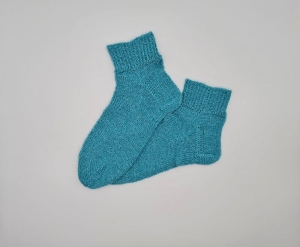 Gestrickte Socken in türkis,Gr. 38/39 mit kurzem Schaft,handgestrickt von la piccola Antonella aus Plastikfreier Sockenwolle 
