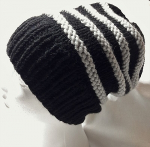 Wollmütze handgestrickte Beanie  in schwarz grau geringelt in Größe L für Frauen und Männer  - Handarbeit kaufen