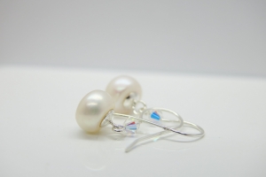 Weiß schimmernde Perlen Ohrringe 925 Silber mit Kristall